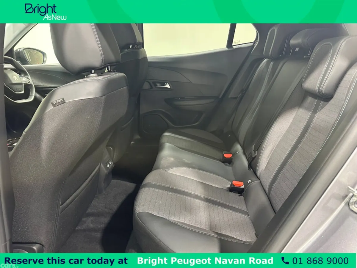 Peugeot 2008 MPV, Petrol, 2022, Grey