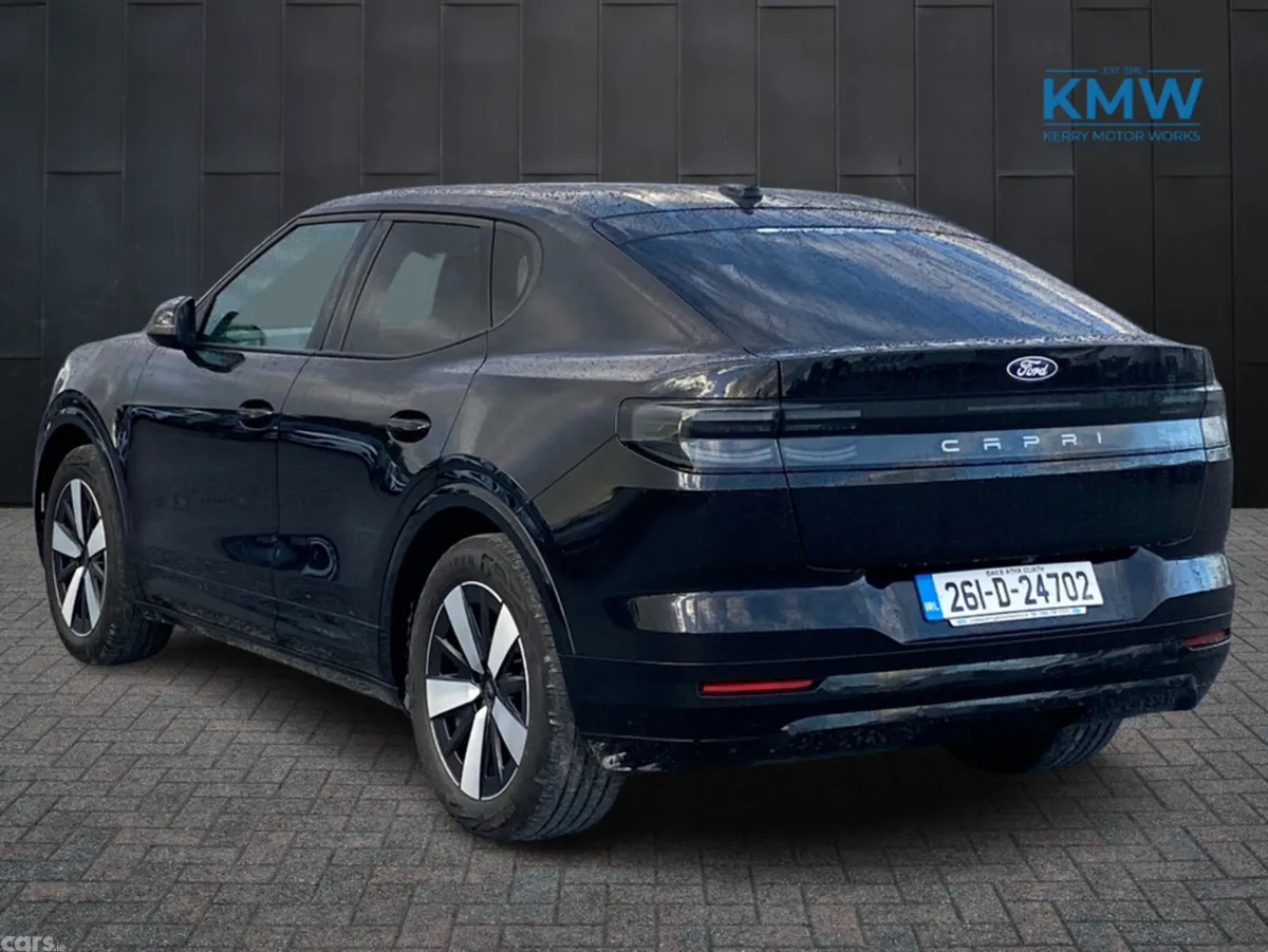 Ford Capri MPV, Electric, 2026, Black