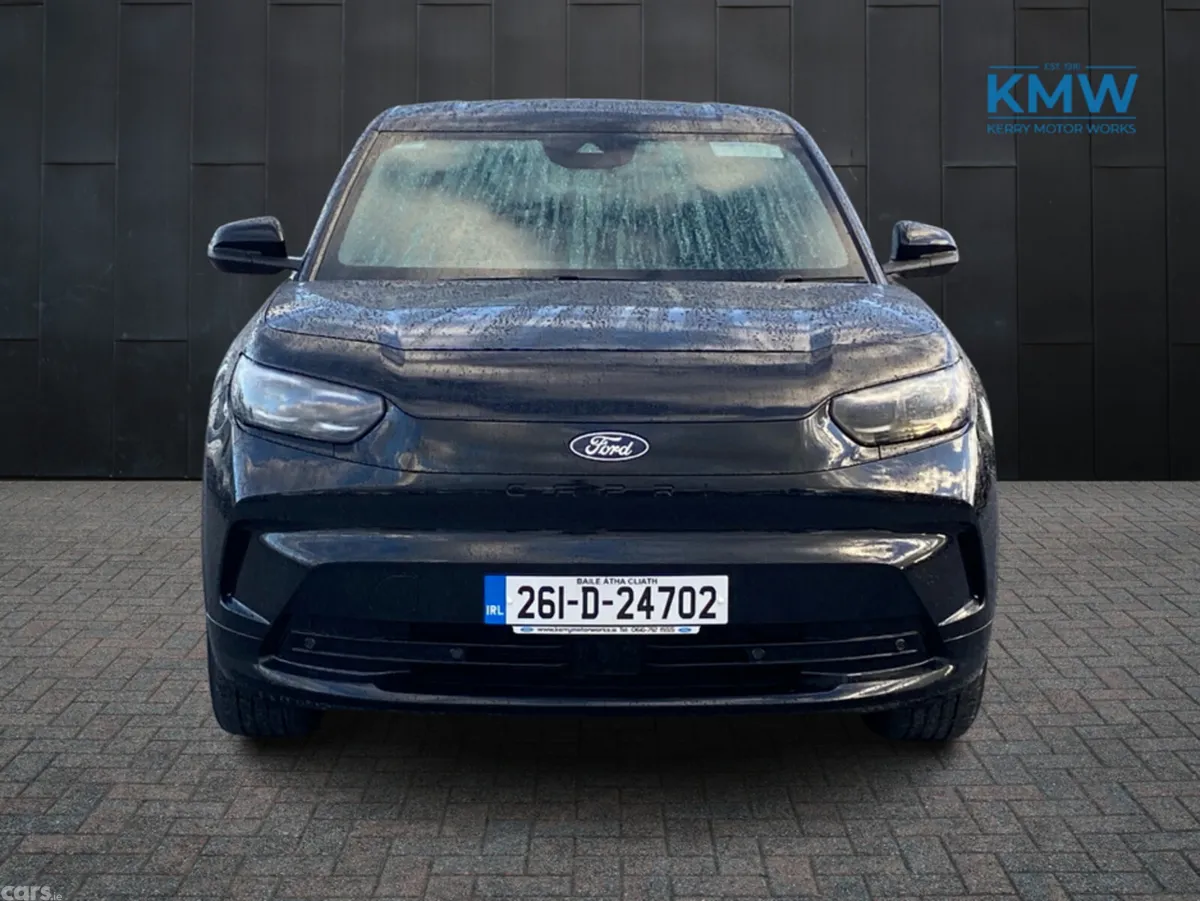Ford Capri MPV, Electric, 2026, Black