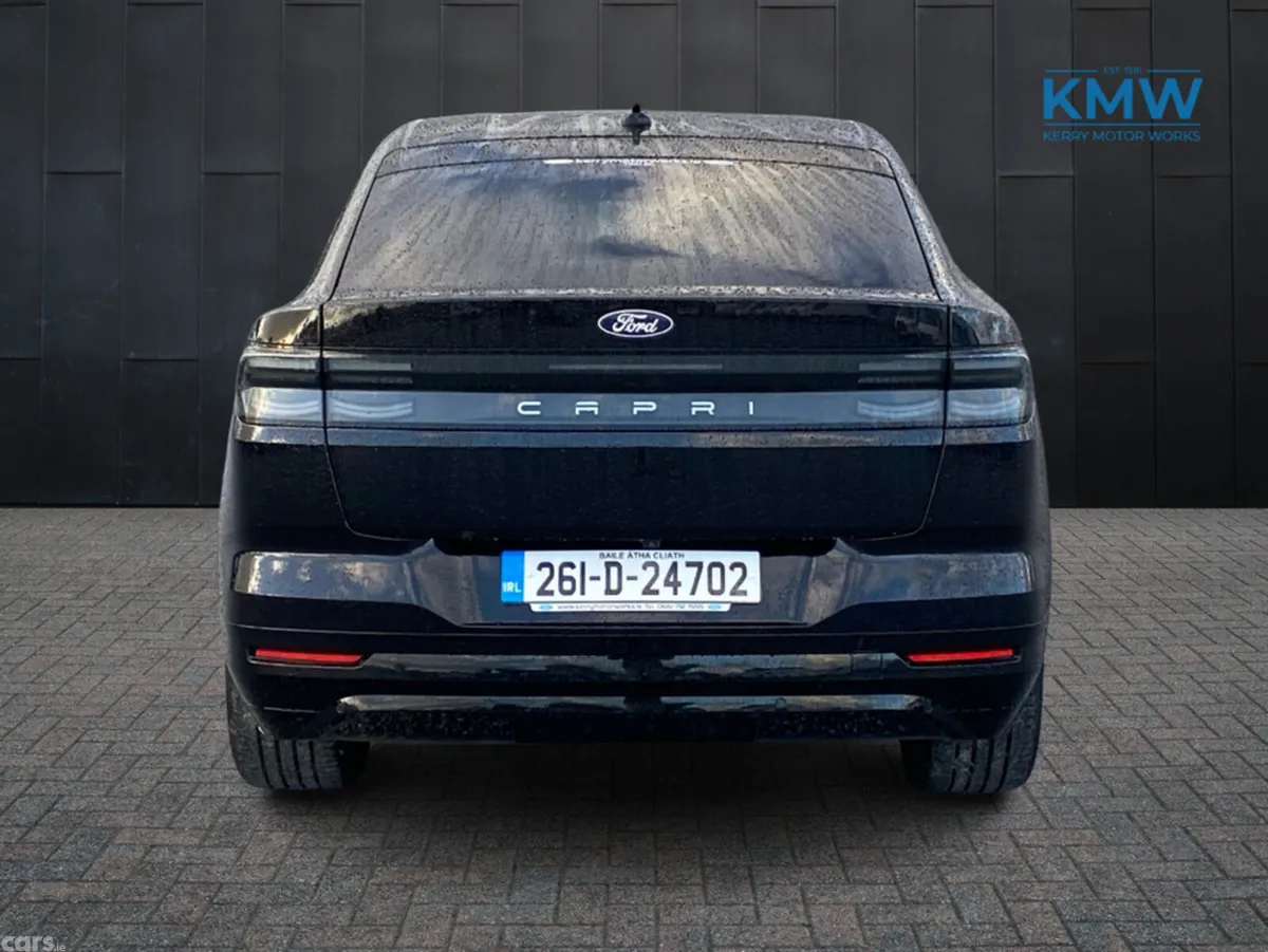 Ford Capri MPV, Electric, 2026, Black