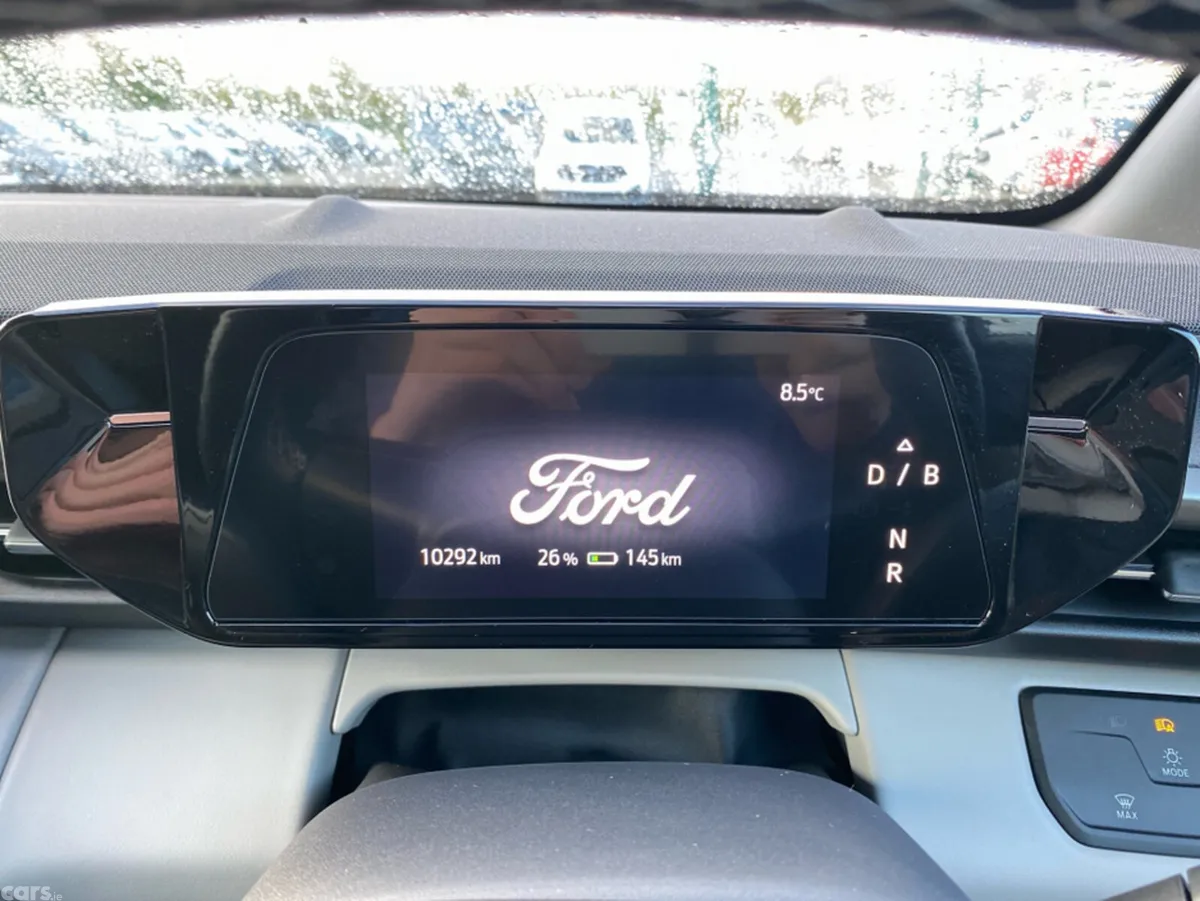 Ford Capri MPV, Electric, 2026, Black
