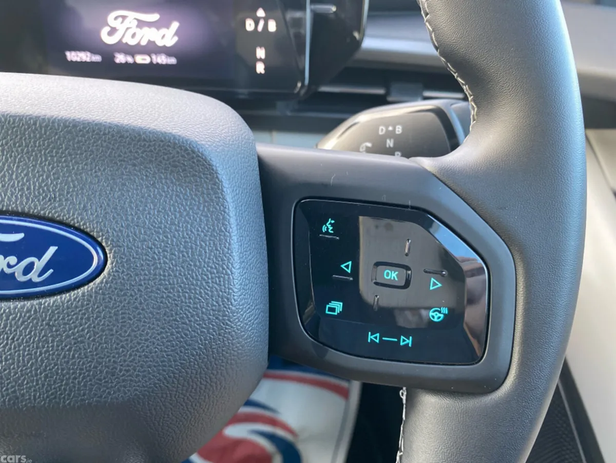 Ford Capri MPV, Electric, 2026, Black