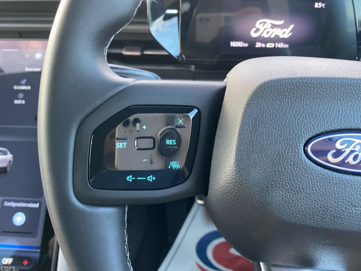 Ford Capri MPV, Electric, 2026, Black