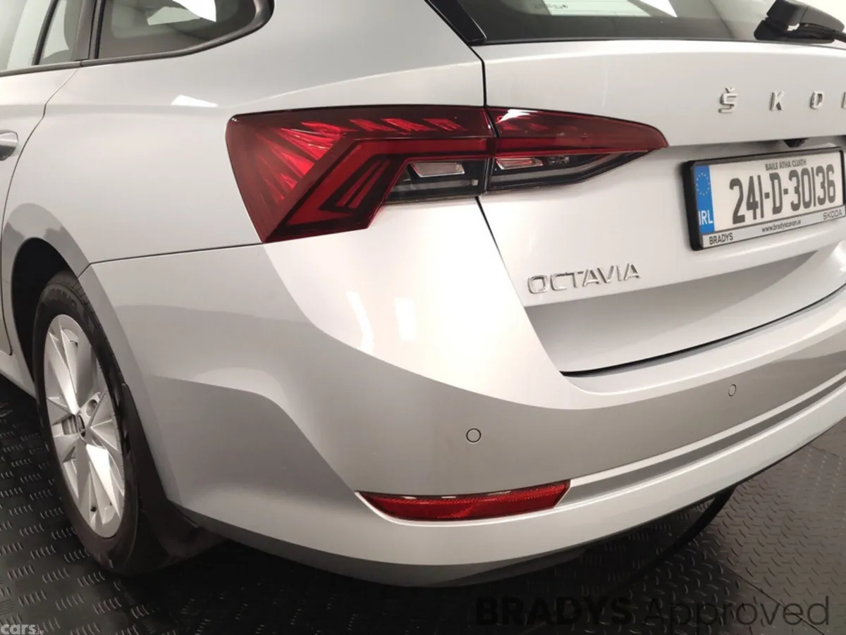 Skoda Octavia Estate, Diesel, 2024, Grey