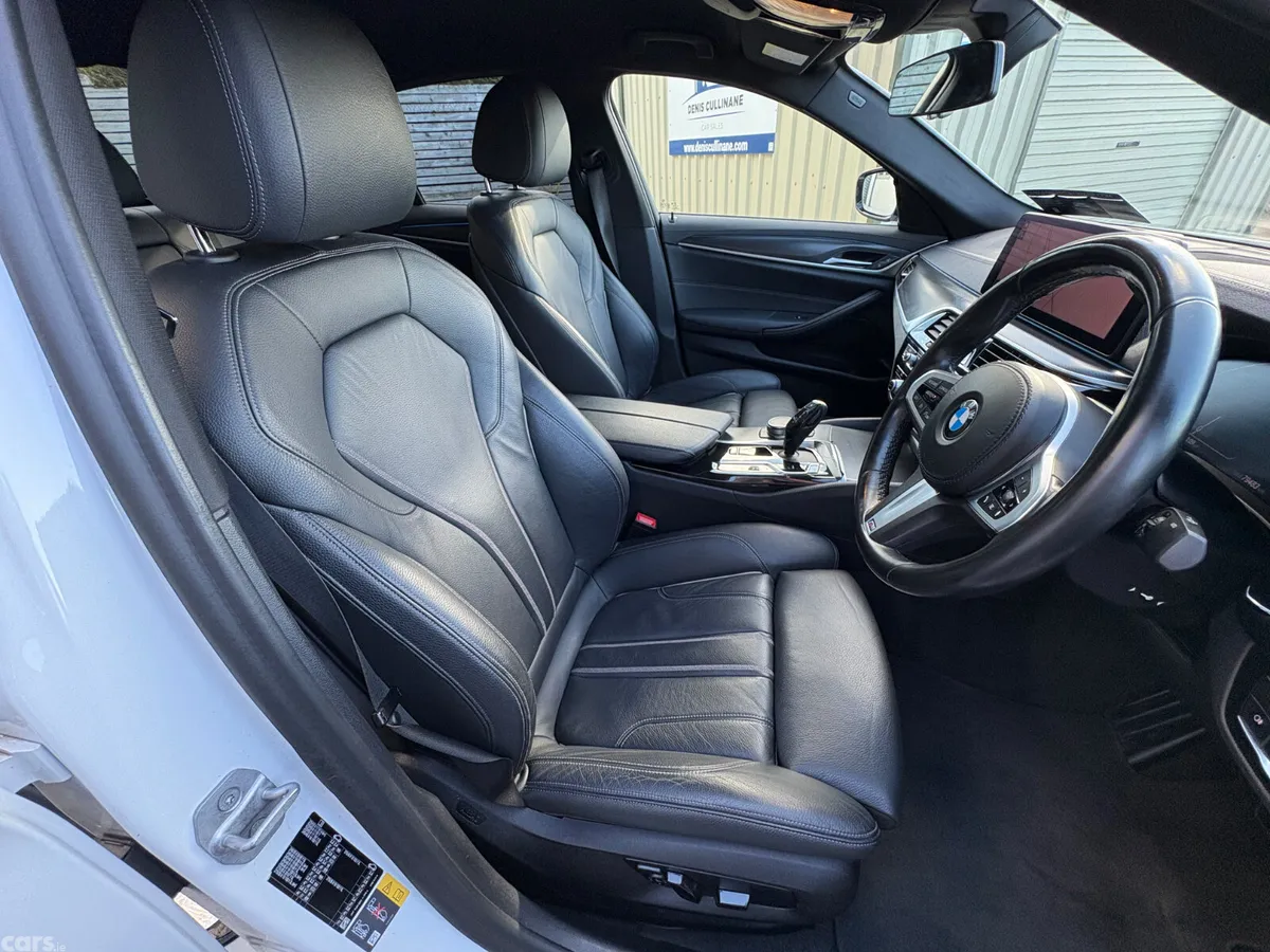 BMW 5-Series Saloon, Petrol Plug-in Hybrid, 2021, White