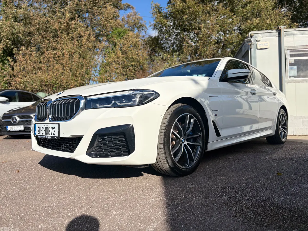 BMW 5-Series Saloon, Petrol Plug-in Hybrid, 2021, White