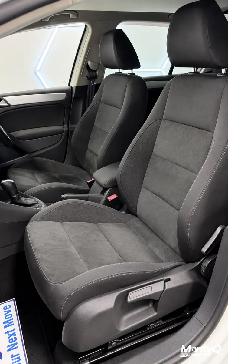 Volkswagen Golf Hatchback, Petrol, 2011, White