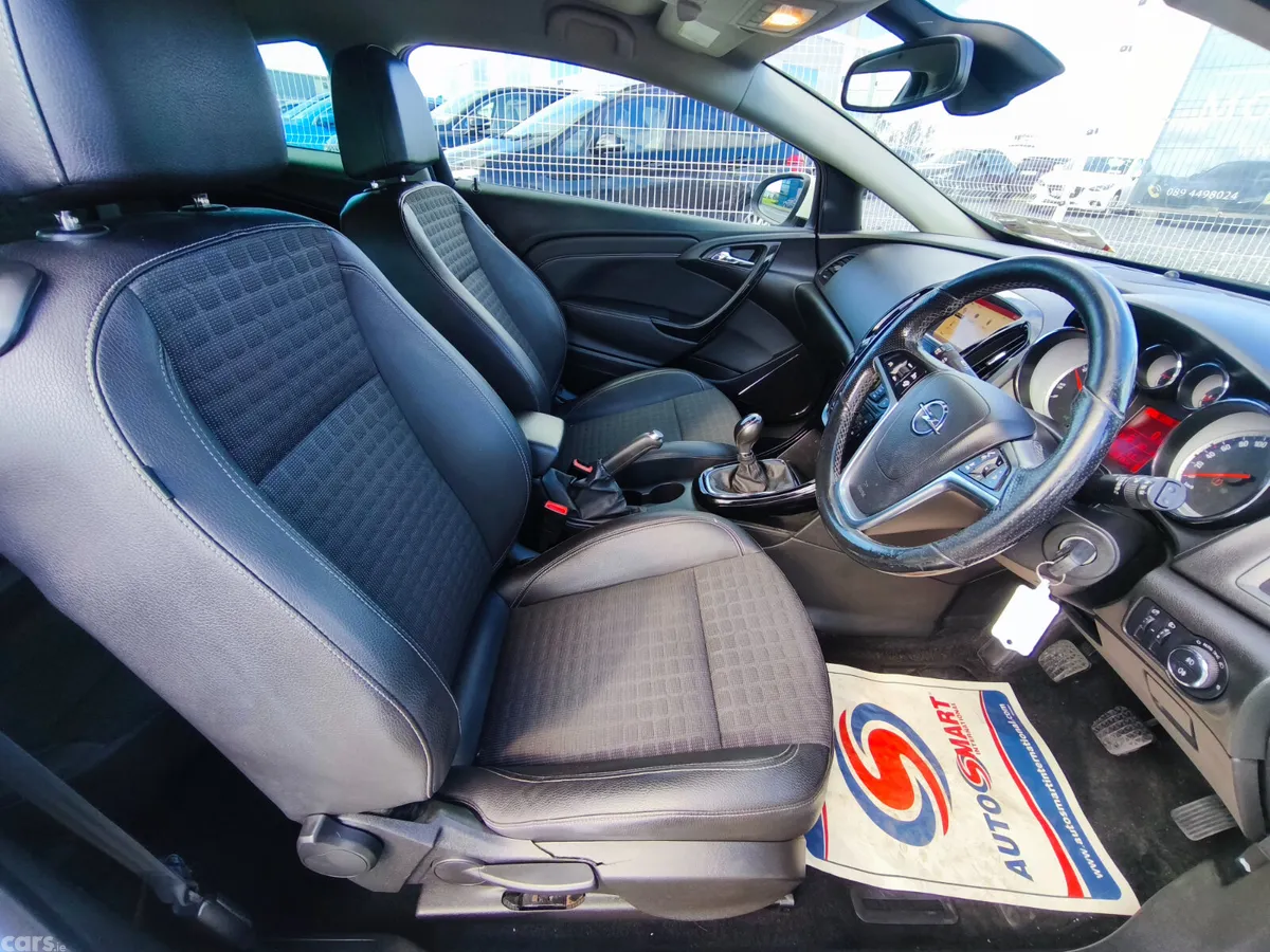 Opel Astra Hatchback, Diesel, 2018, White