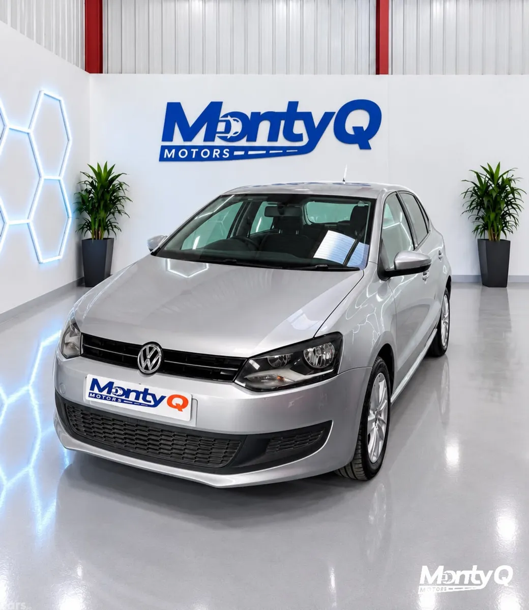 Volkswagen Polo Hatchback, Petrol, 2011, Silver