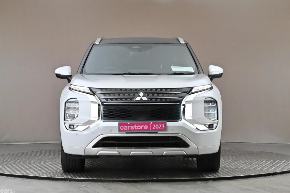 Mitsubishi Outlander SUV, Petrol Plug-in Hybrid, 2023, White