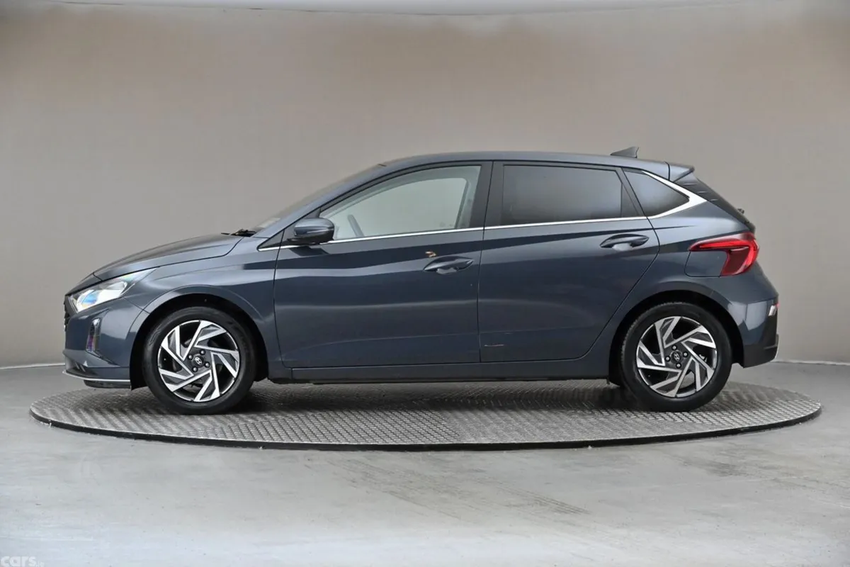 Hyundai i20 Hatchback, Petrol, 2024, Grey