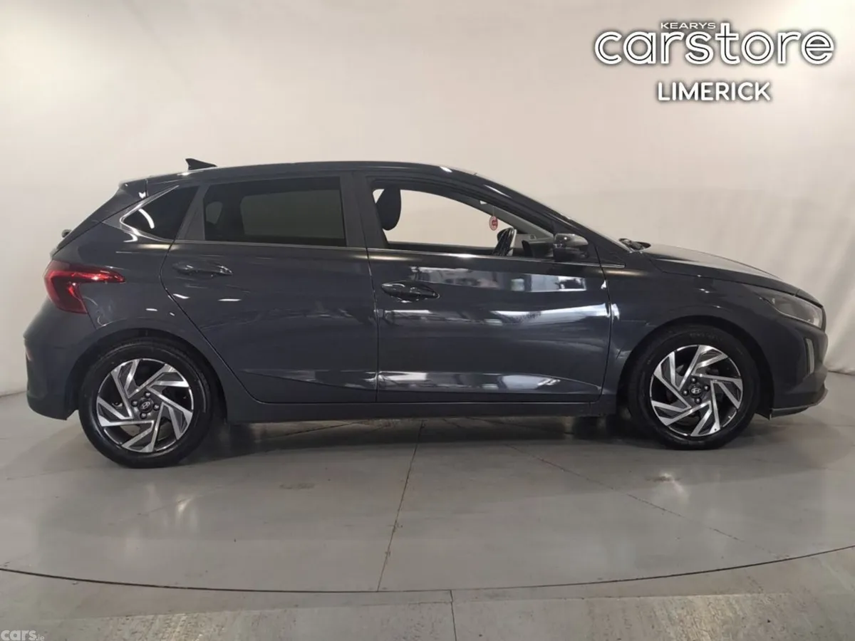 Hyundai i20 Hatchback, Petrol, 2024, Grey