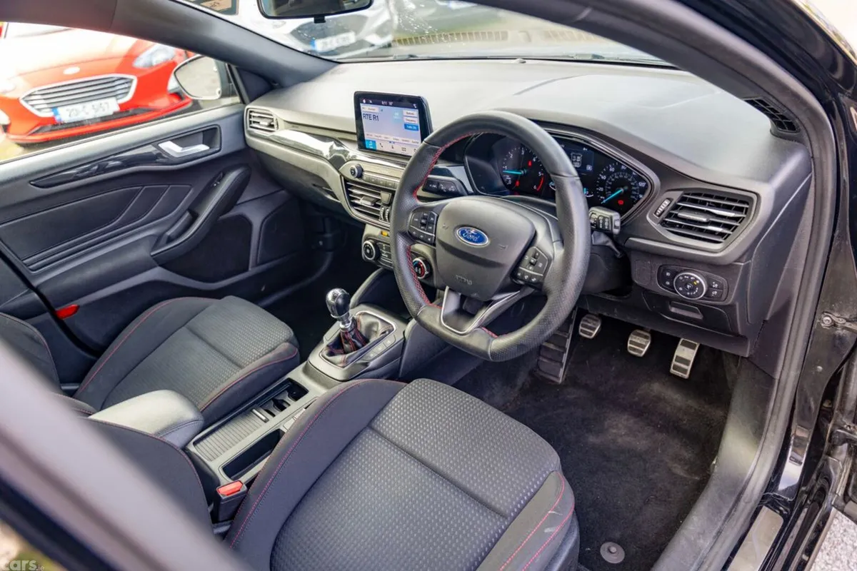 Ford Focus Hatchback, Diesel, 2019, Black