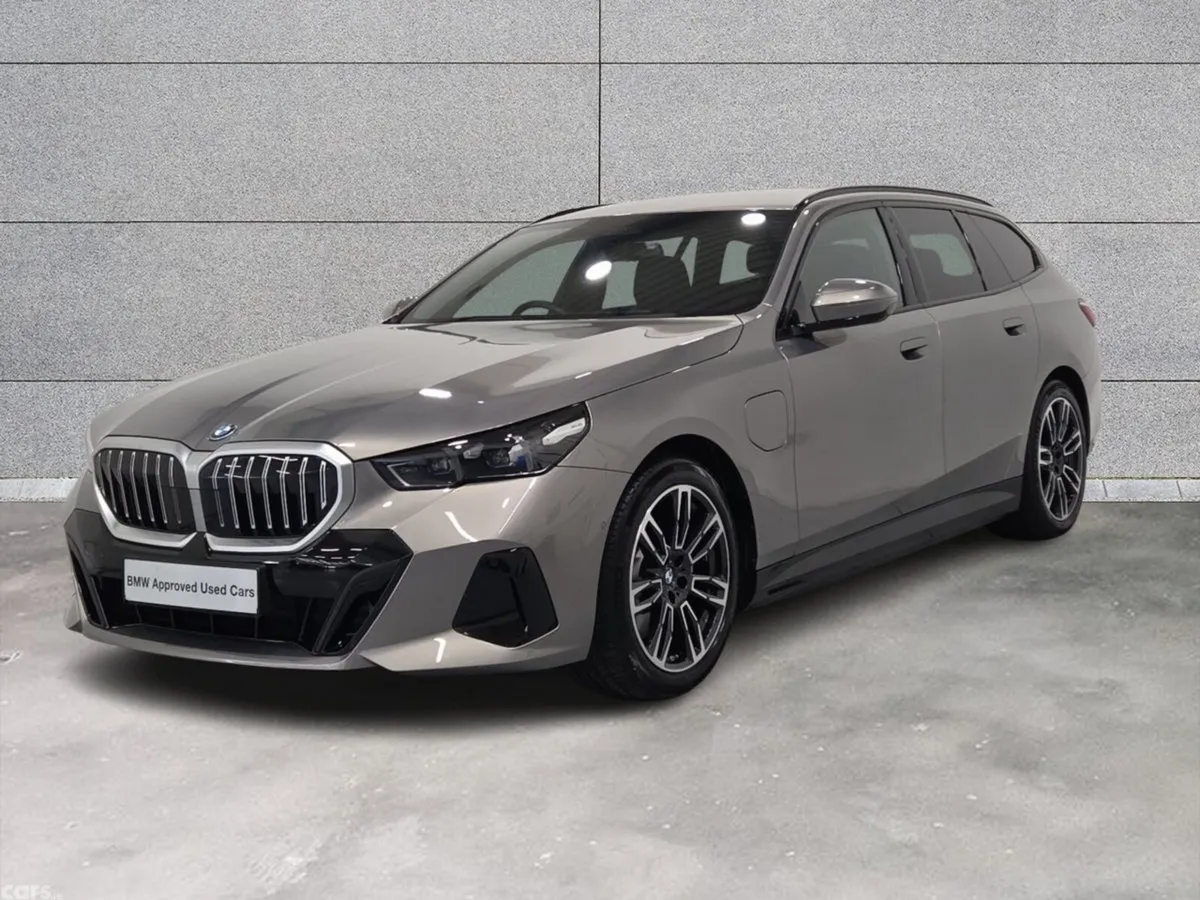 BMW 5-Series Estate, Petrol Hybrid, 2026, Grey