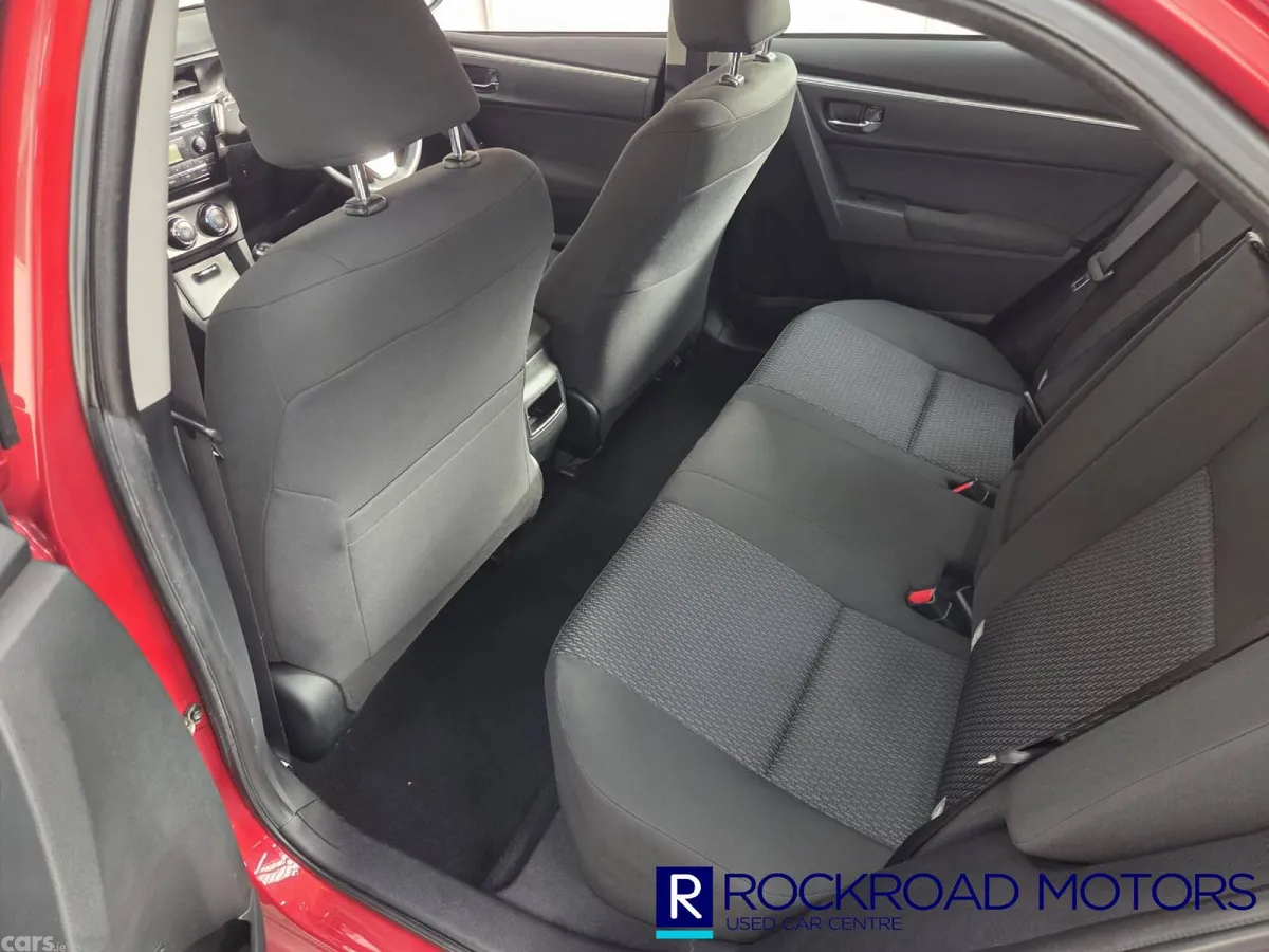 Toyota Corolla Saloon, Diesel, 2015, Red