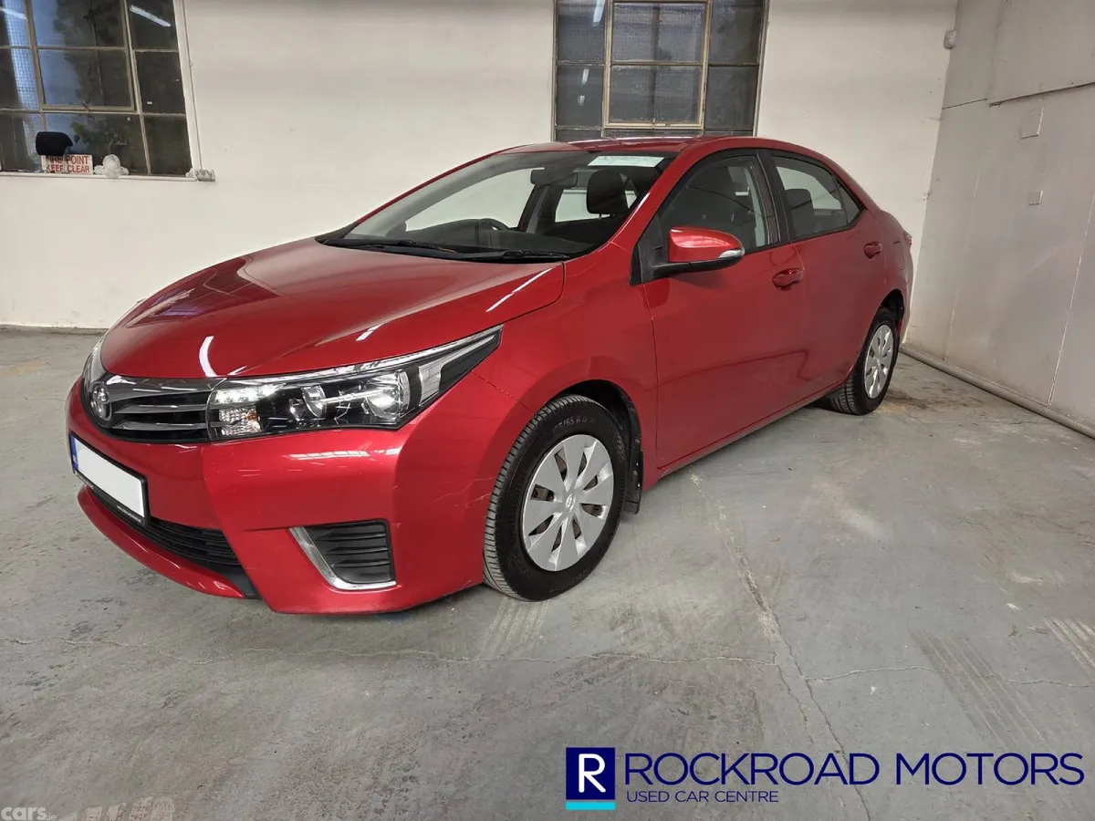 Toyota Corolla Saloon, Diesel, 2015, Red