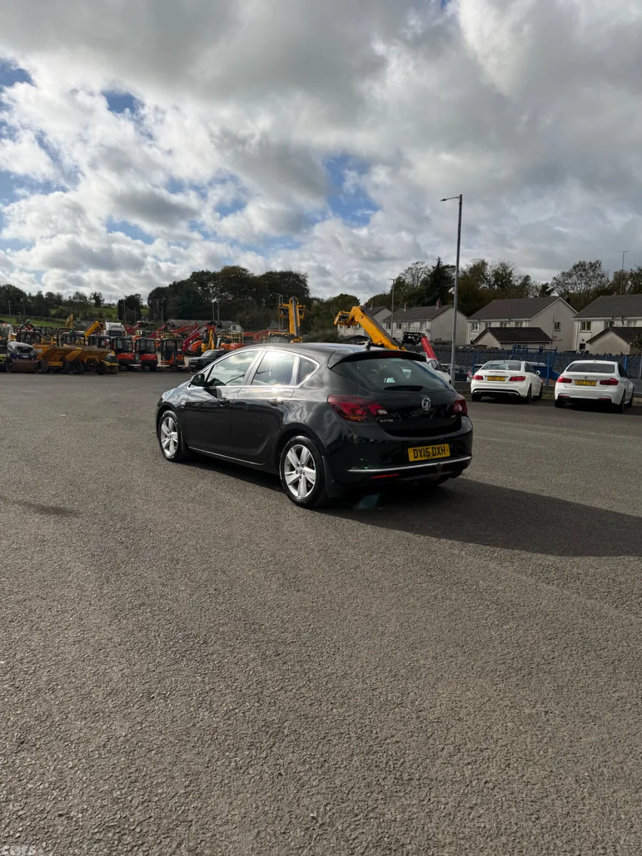Vauxhall Astra Hatchback, Diesel, 2015, Black