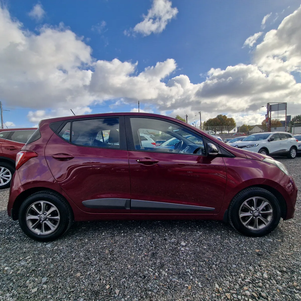 Hyundai i10 Hatchback, Petrol, 2014, Red
