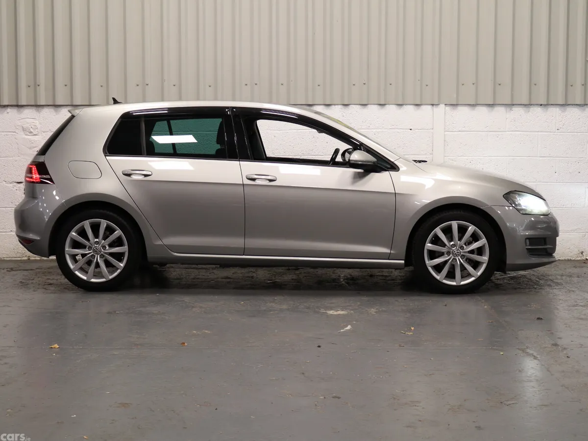 Volkswagen Golf Hatchback, Petrol, 2017, Gold