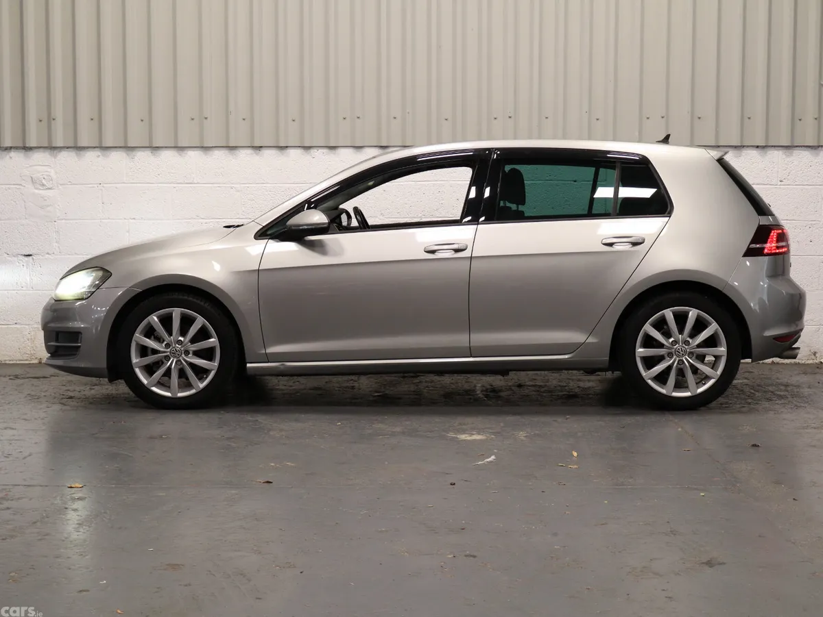 Volkswagen Golf Hatchback, Petrol, 2017, Gold