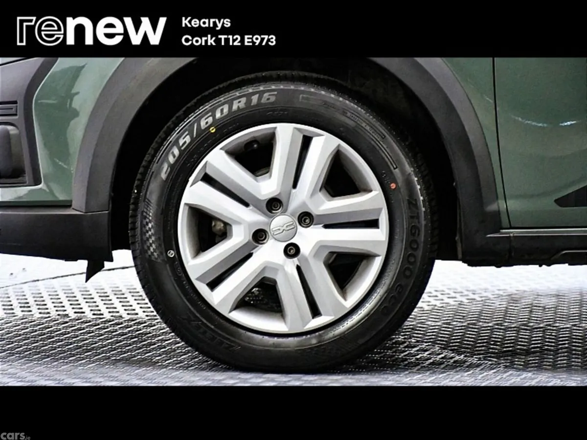 Dacia Sandero Stepway SUV, Petrol, 2024, Green