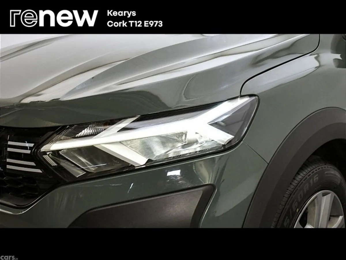 Dacia Sandero Stepway SUV, Petrol, 2024, Green