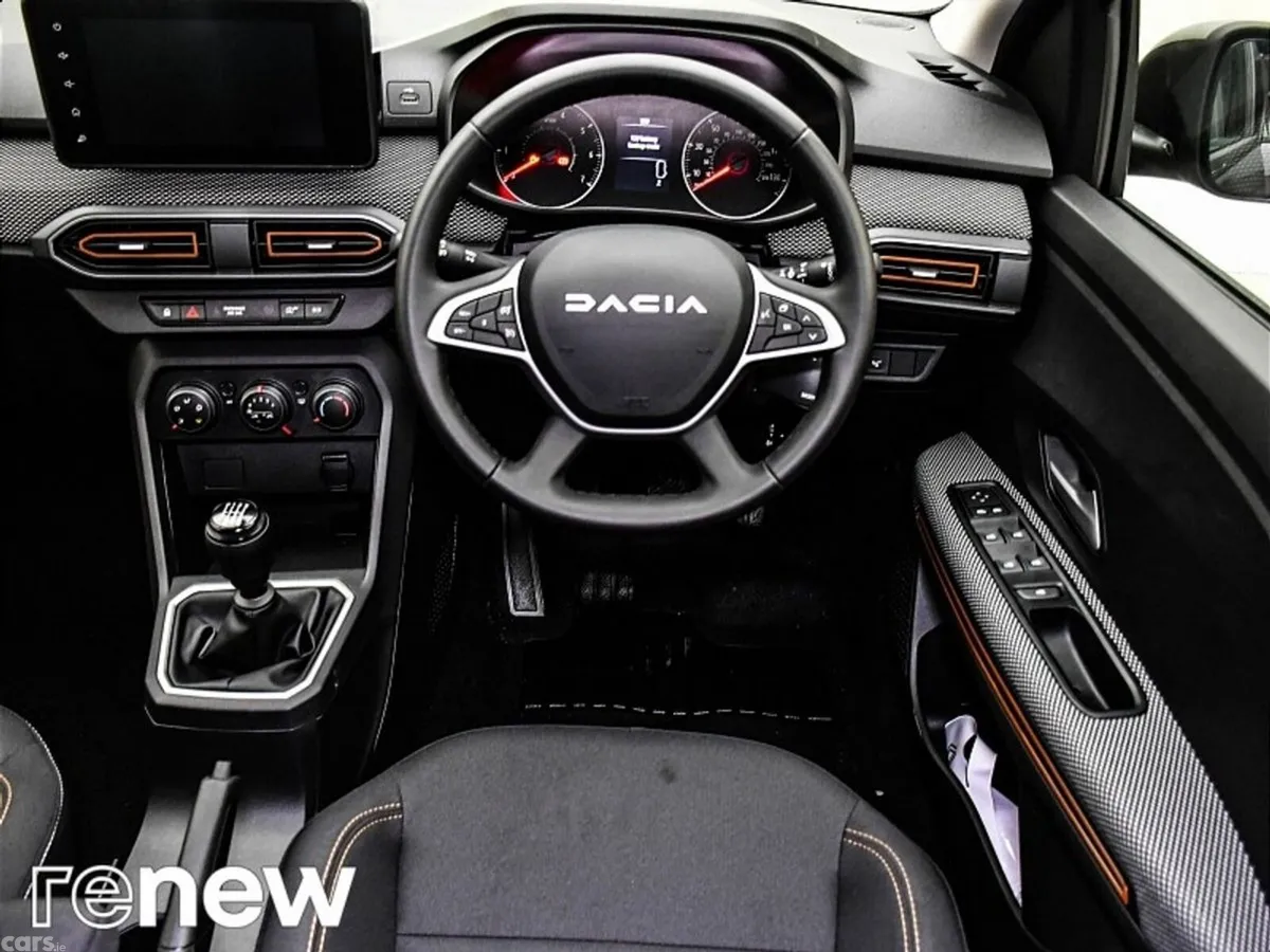 Dacia Sandero Stepway SUV, Petrol, 2024, Green