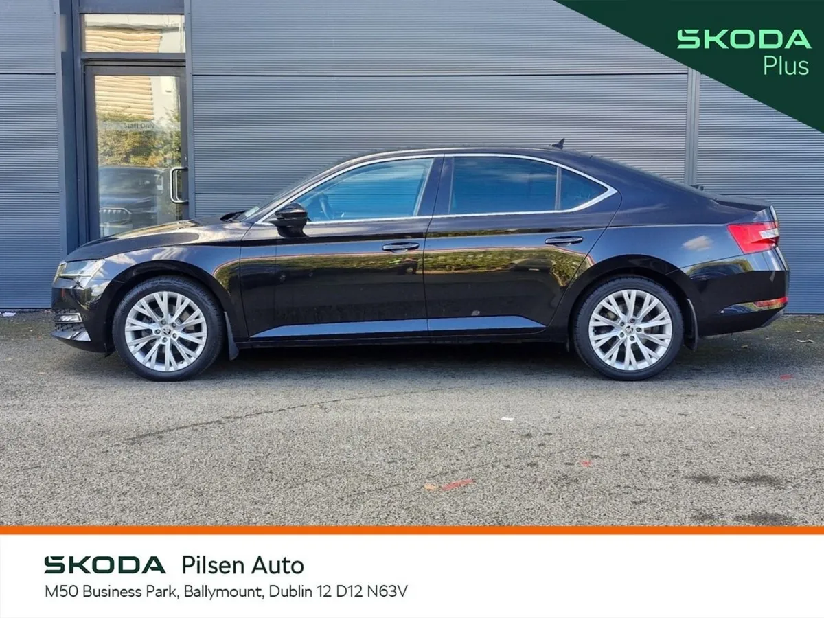 Skoda Superb Saloon, Petrol, 2023, Black