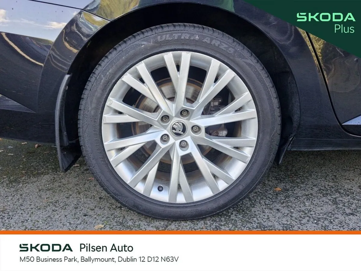 Skoda Superb Saloon, Petrol, 2023, Black