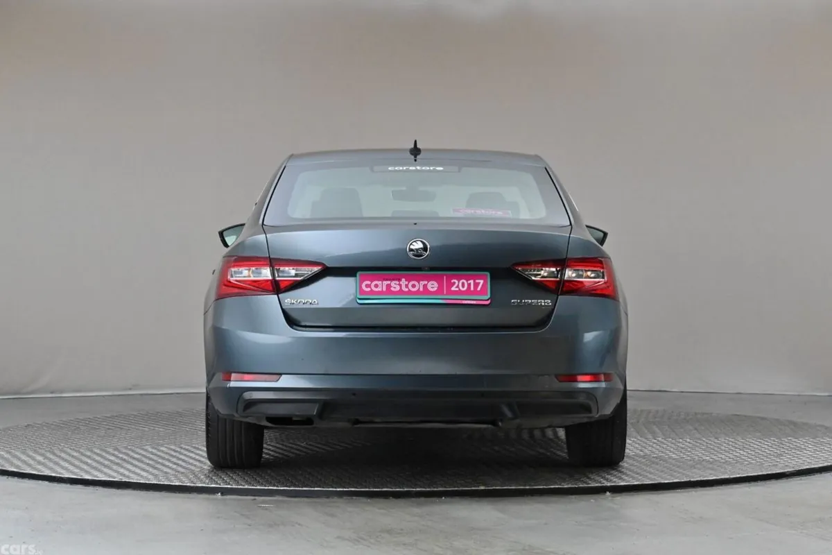 Skoda Superb Saloon, Diesel, 2017, Grey