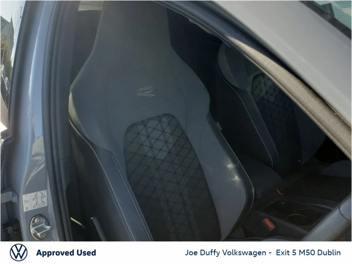 Volkswagen Golf Estate, Petrol, 2024, Grey