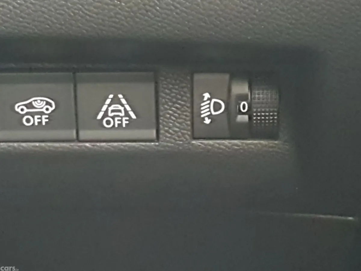 Peugeot 2008 Hatchback, Electric, 2022, Black