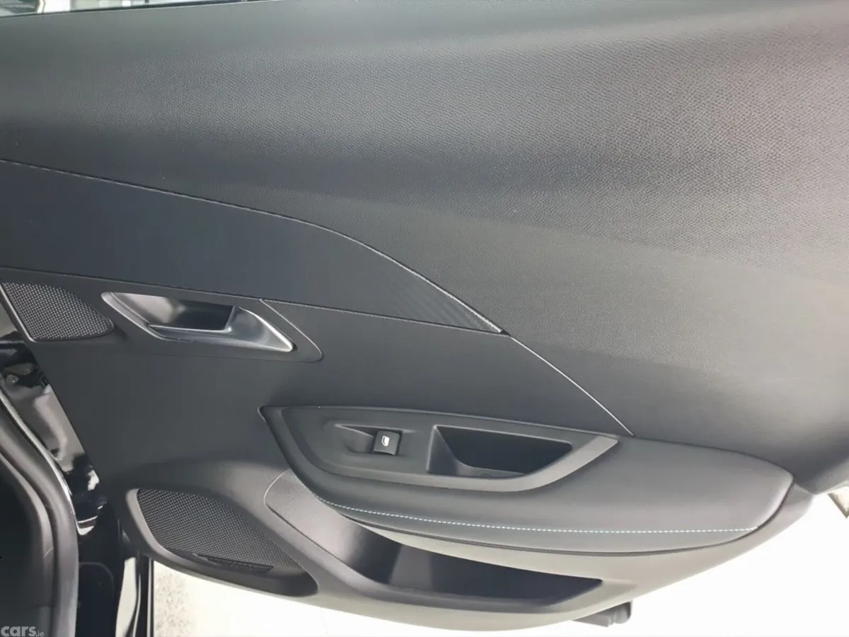 Peugeot 2008 Hatchback, Electric, 2022, Black