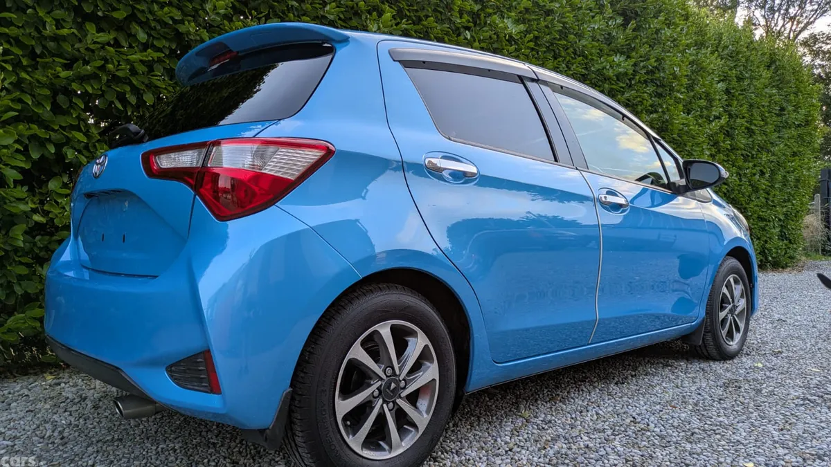 Toyota Yaris Hatchback, Petrol, 2018, Blue
