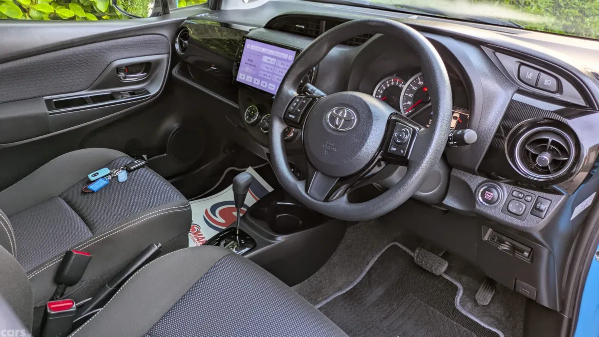Toyota Yaris Hatchback, Petrol, 2018, Blue