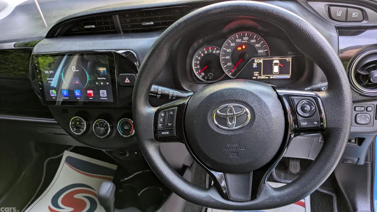 Toyota Yaris Hatchback, Petrol, 2018, Blue