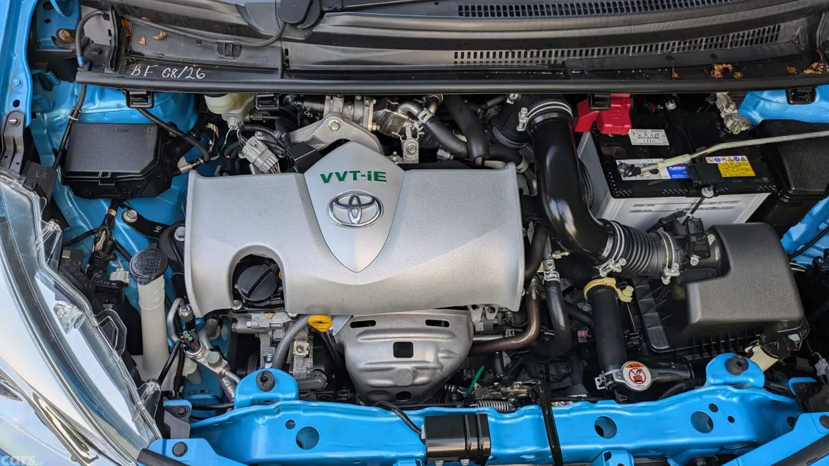 Toyota Yaris Hatchback, Petrol, 2018, Blue