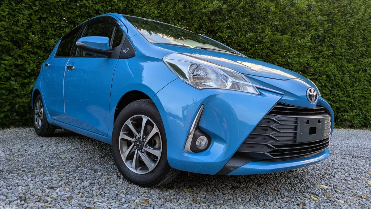 Toyota Yaris Hatchback, Petrol, 2018, Blue
