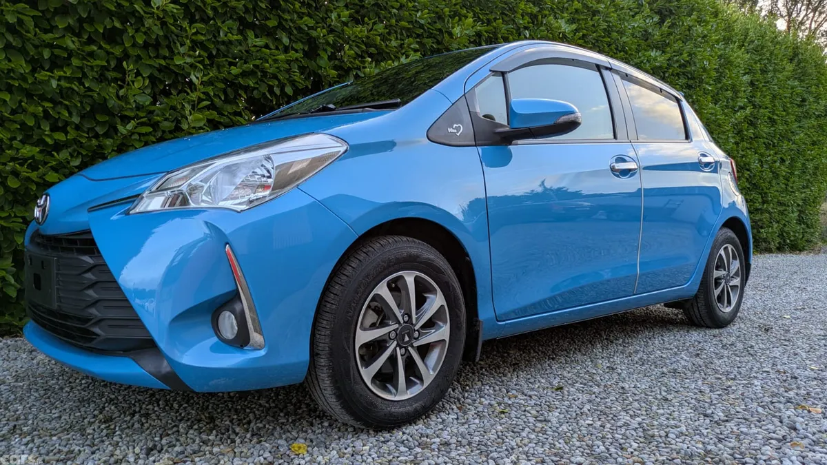 Toyota Yaris Hatchback, Petrol, 2018, Blue