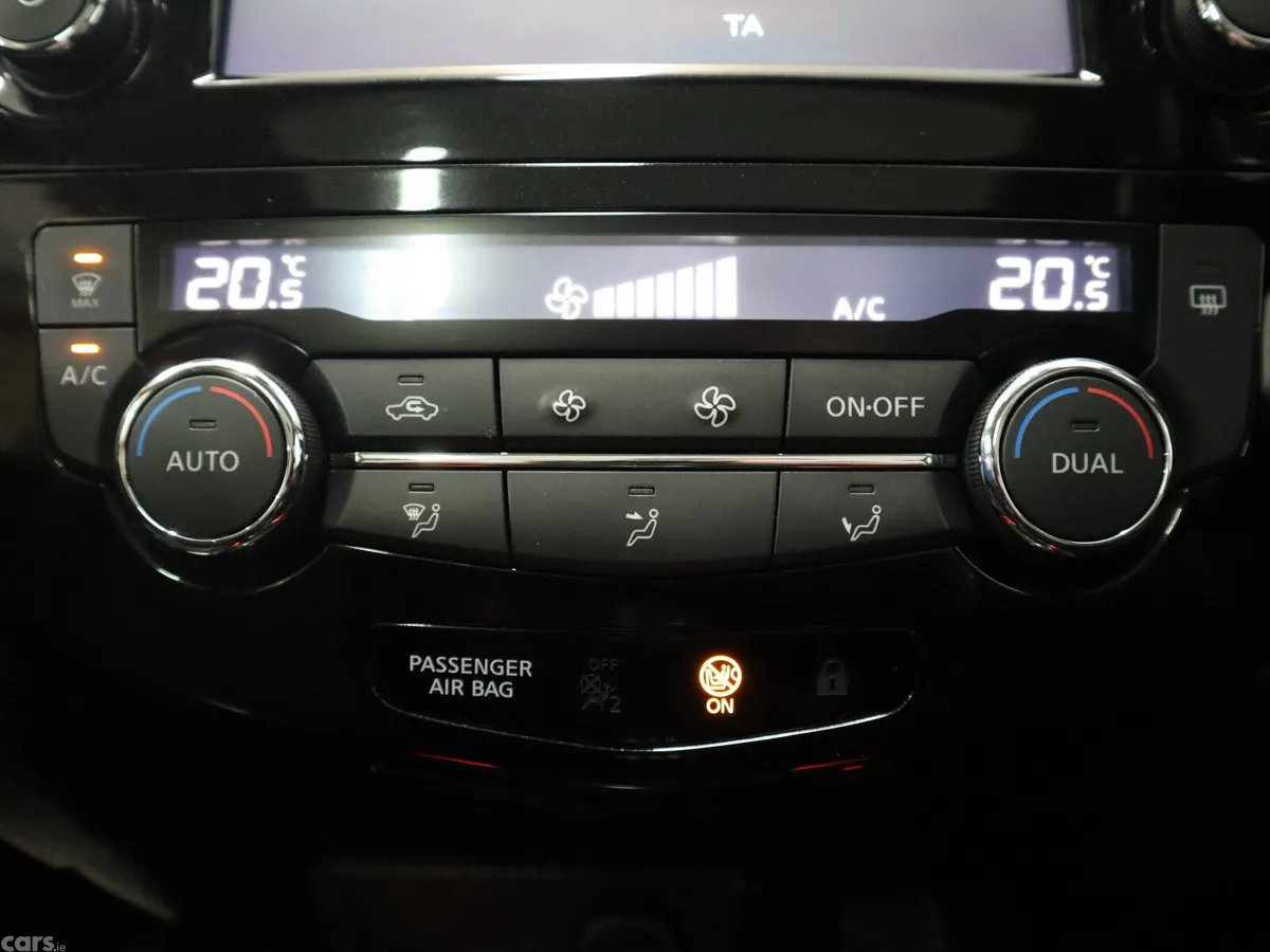 Nissan Qashqai MPV, Diesel, 2019, Grey