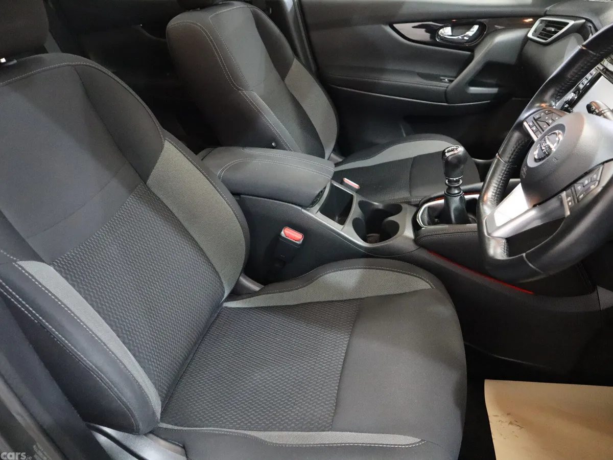 Nissan Qashqai MPV, Diesel, 2019, Grey