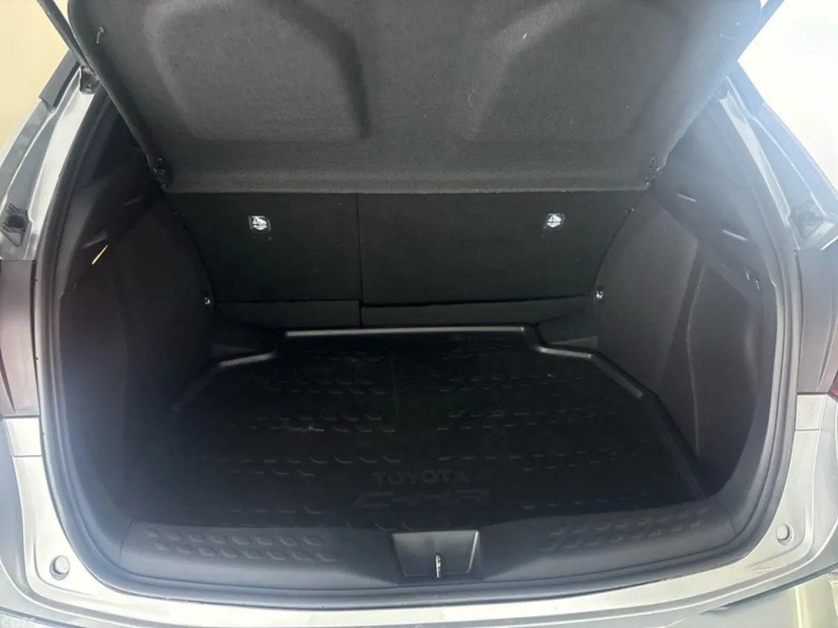 Toyota C-HR SUV, Petrol Hybrid, 2022, Silver
