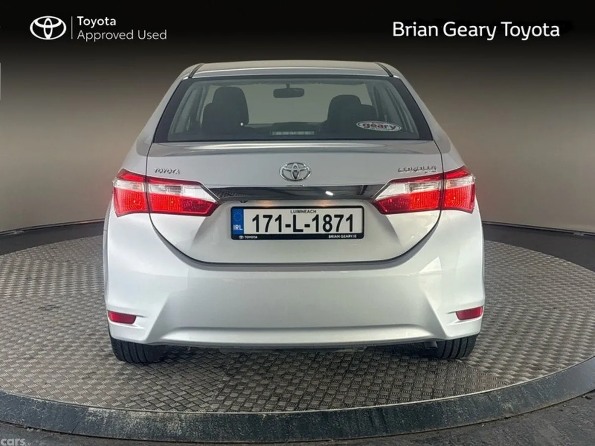 Toyota Corolla Saloon, Diesel, 2017, Grey