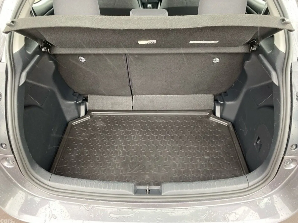 Toyota Yaris Hatchback, Petrol Hybrid, 2021, Grey