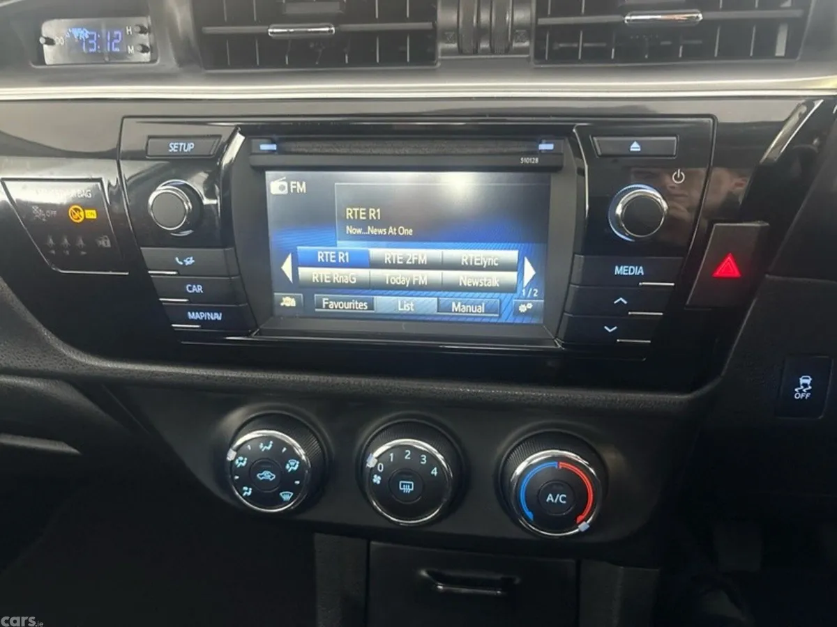 Toyota Corolla Saloon, Diesel, 2017, Grey
