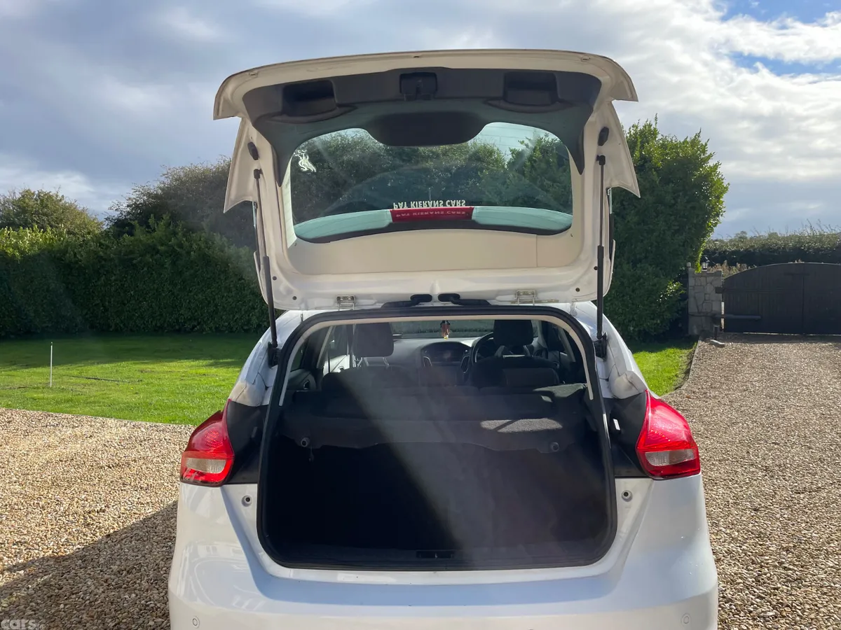 Ford Focus Hatchback, Diesel, 2016, White