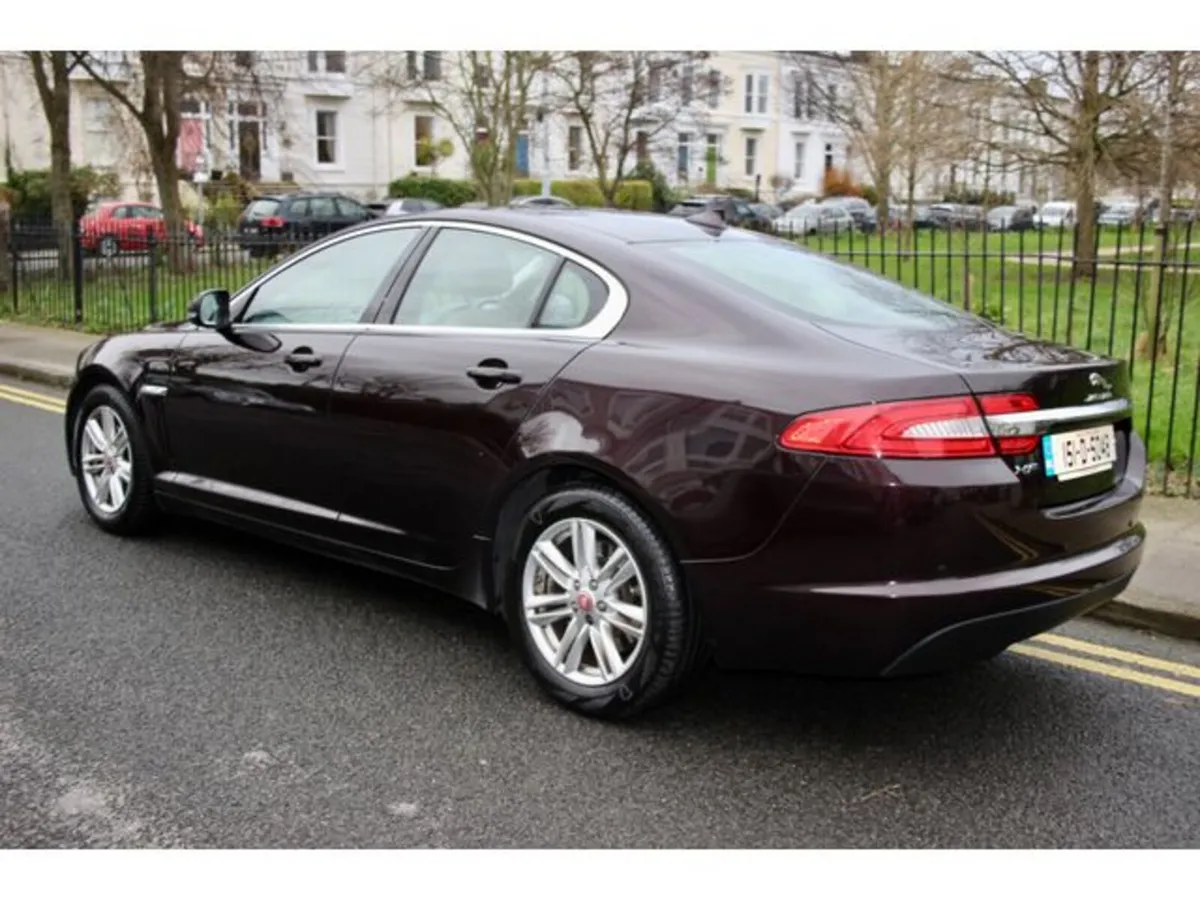Jaguar XF Saloon, Diesel, 2015, Red