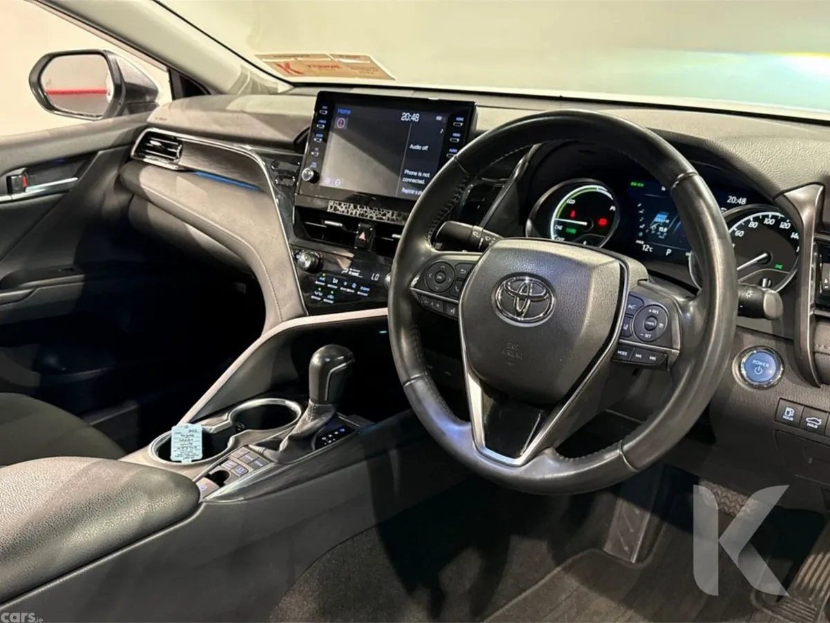 Toyota Camry Saloon, Petrol Hybrid, 2022, White