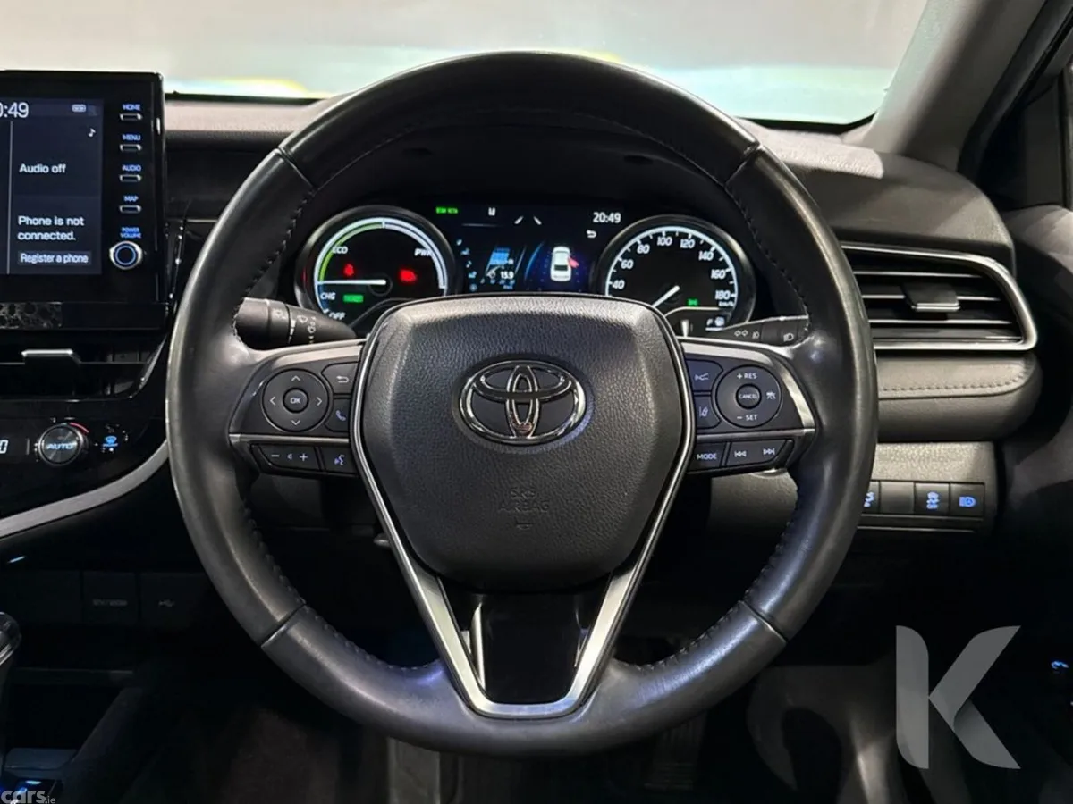 Toyota Camry Saloon, Petrol Hybrid, 2022, White
