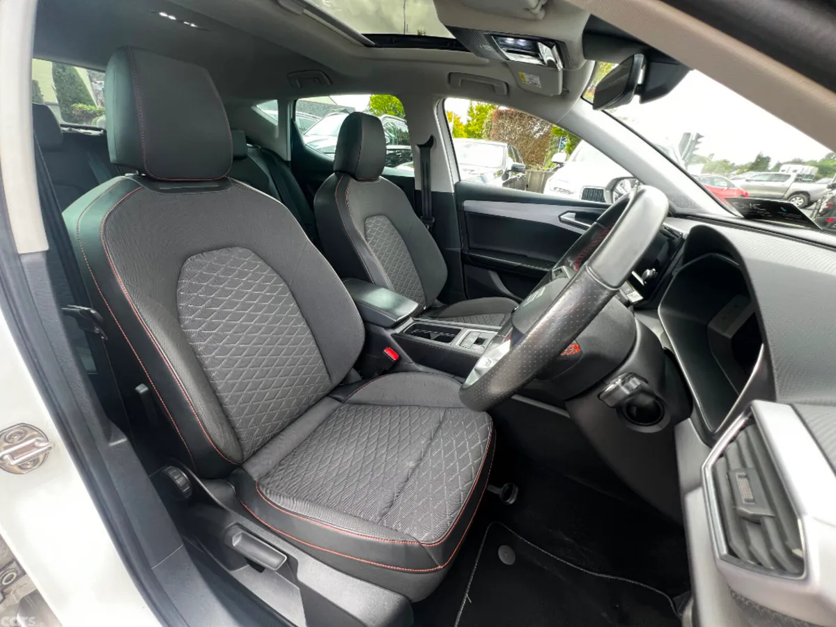 SEAT Leon Hatchback, Petrol, 2021, White